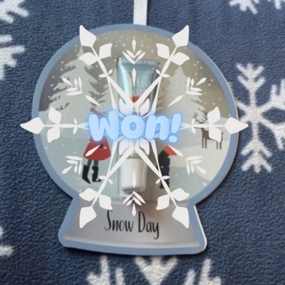 8/31 POSH PARTY LIVE GIVEAWAY! - Picture 3 of 10